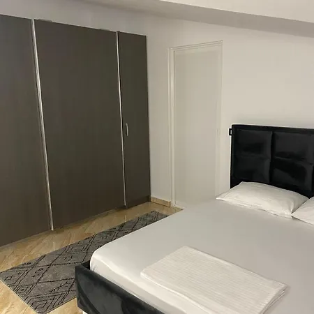 Ajdinaj 4*