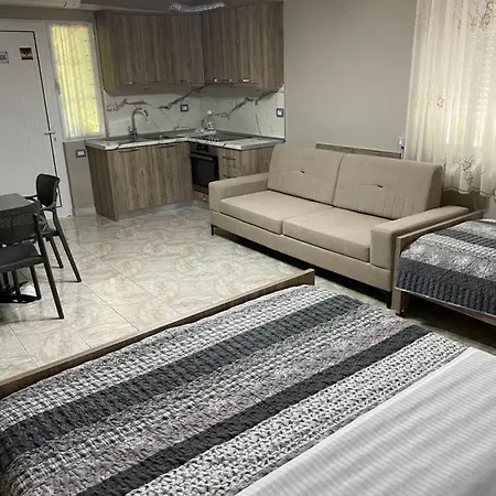 Ajdinaj 3*