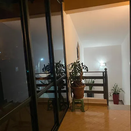 Ajdinaj 招待所 4*